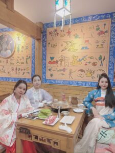 Bổ ngữ chỉ phương hướng 起来