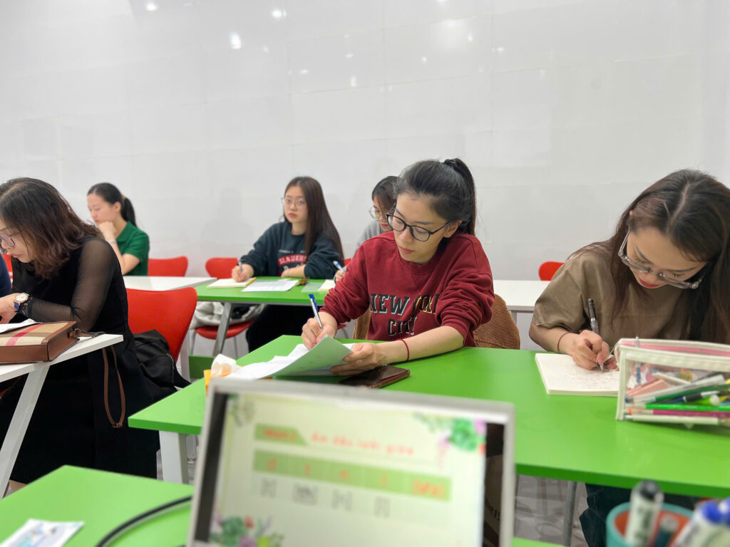 tham gia khóa học ngữ pháp tiếng Trung